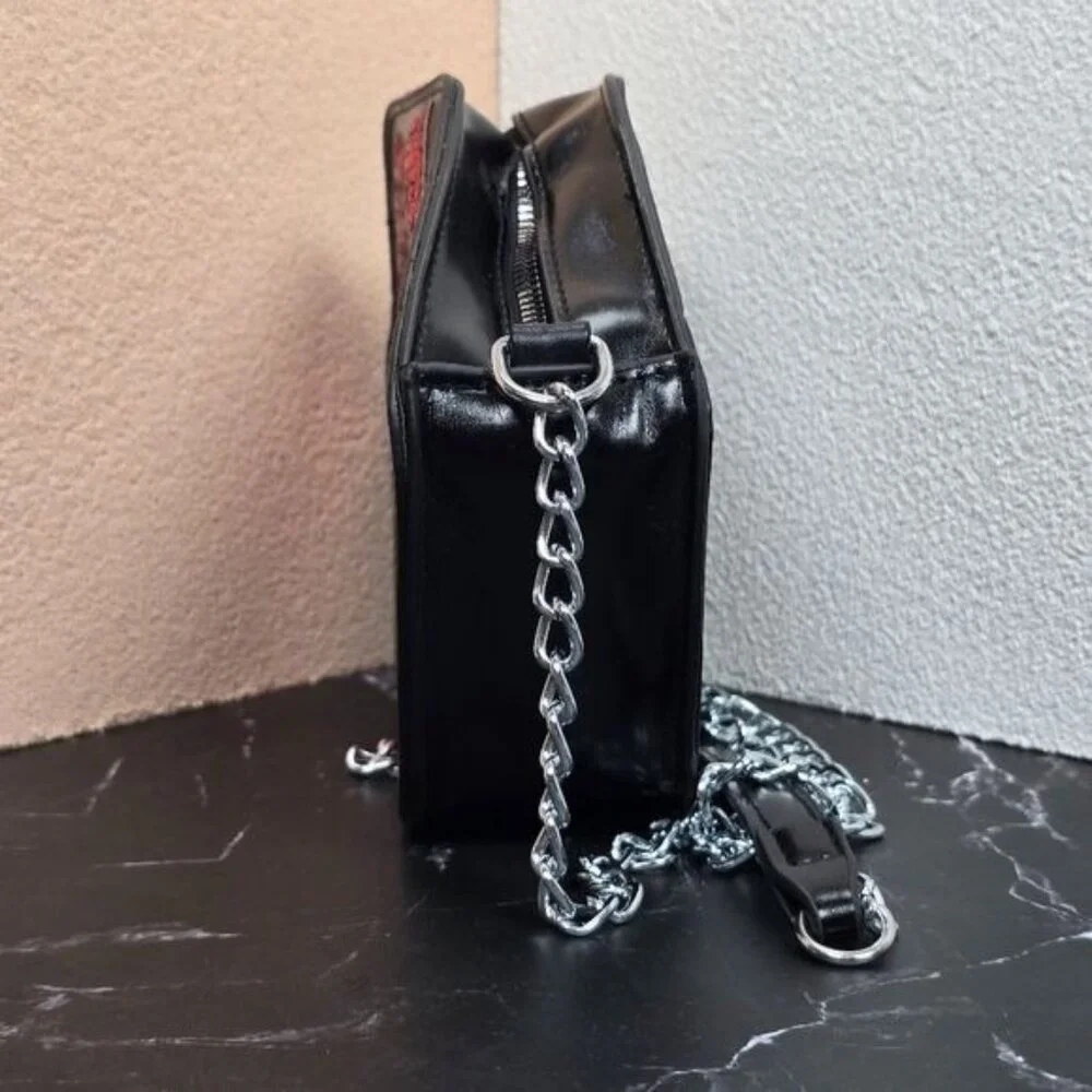 🎃 Glamorous Glitter Vampire Lips Crossbody Bag‎ (NWOT) - Picture 4 of 11